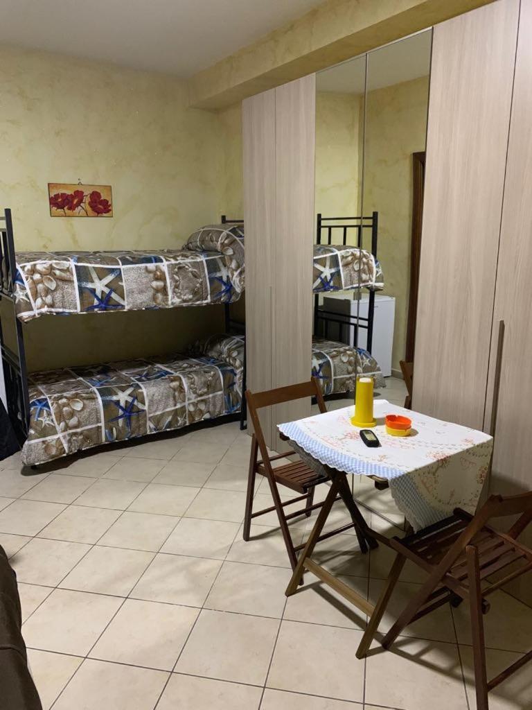 كاتانيا Airport Bedroom House المظهر الخارجي الصورة